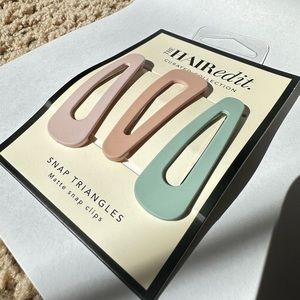 Matte Snap-Triangle Hair Clips